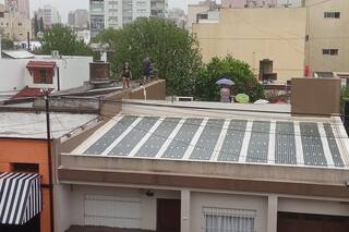 “Toda la cuadra está arriba de los techos, familias enteras esperando que esta catástrofe cese”