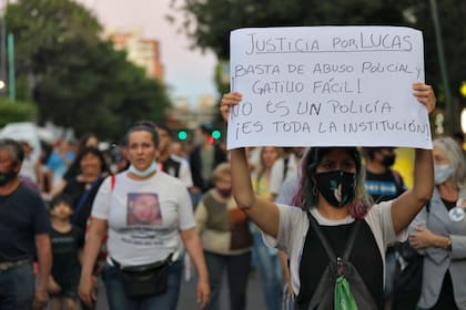 Vecinos protestan en Barracas por la muerte de Lucas González