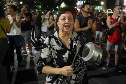 Vecinos salieron a la calle a criticar la reforma