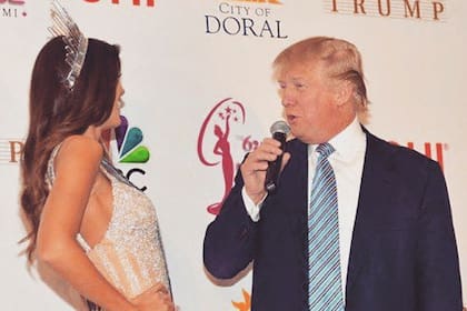 Vega, junto a Donald Trump