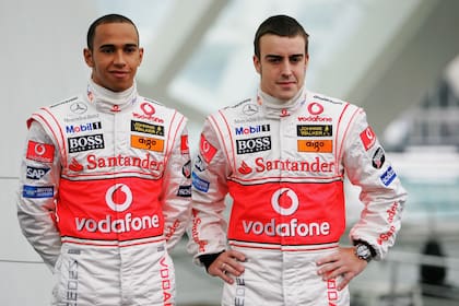 Veintidós y veinticinco años tenían Hamilton y Fernando Alonso cuando encararon su primera temporada juntos en McLaren, en 2007; tendrán 40 y 44 cuando concluyan la de 2025 en Ferrari y Aston Martin.