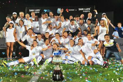 Velez festeja un nuevo título en San Luis