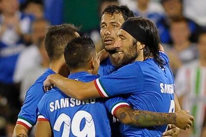 Vèlez festejó su segundo triunfo en fila