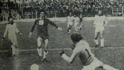 Vélez goleó a Platense, con los colores de Ferro