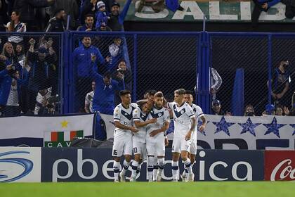 Velez volvió a jugar con pública también en Liniers ante Independiente.