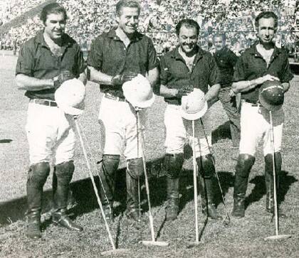 Partido del siglo, en 1975, con la camiseta de Venado Tuerto: Frankie Dorignac, Juancarlitos Harriott, Gastón Dorignac y Horacio Heguy