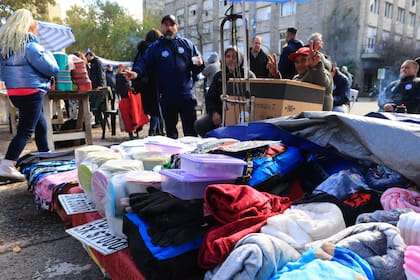 Vendedores ambulantes de otros puntos de la ciudad se sumaron al reclamo frente a la Municipalidad