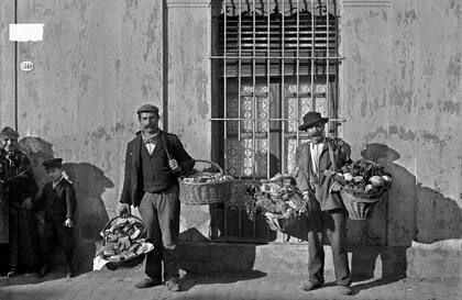 Vendedores ambulantes retratados por Harry Grants Olds (1869-1943)