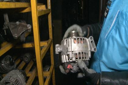 Vendían repuestos por un millón de dólares