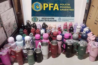 Vendían termos de una primera marca internacional, pero eran truchos y peligrosos para la salud