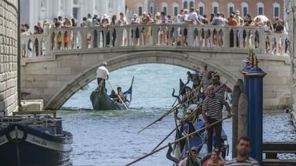 Venecia busca reducir las visitas de turistas que solo planean pasar el día en la ciudad
