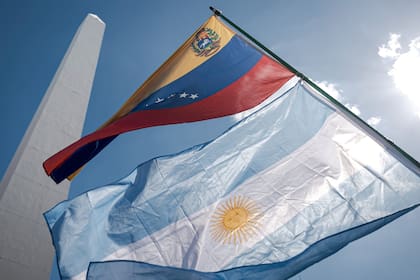 Venezolanos festejaron en el Obelisco por segundo día consecutivo