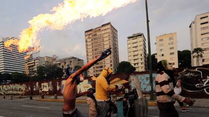 En su mayoría, los muertos en las marchas son jóvenes que se enfrentan a la represión