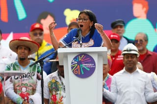 Venezuela: presidenta interina anuncia aumento del “ingreso mínimo integral” a trabajadores públicos