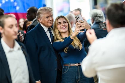 Para la comunidad venezolana en Florida, la foto de Trump en El Arepazo tiene una carga emocional que trasciende la anécdota gastronómica