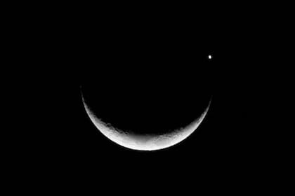 Venus está a punto de "pasar" por detrás de la Luna en esta ocultación lunar del planeta.