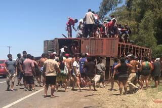Advierten por el auge de los saqueos a camiones de hacienda que tienen accidentes en la ruta