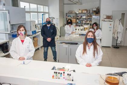 Vera Álvarez y su equipo del Intema