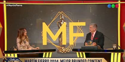 Vero Lozano anunció las ternas de los premios Martín Fierro junto a Luis Ventura, el presidente de Aptra
