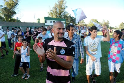 Verón festejó su título con Brandsen