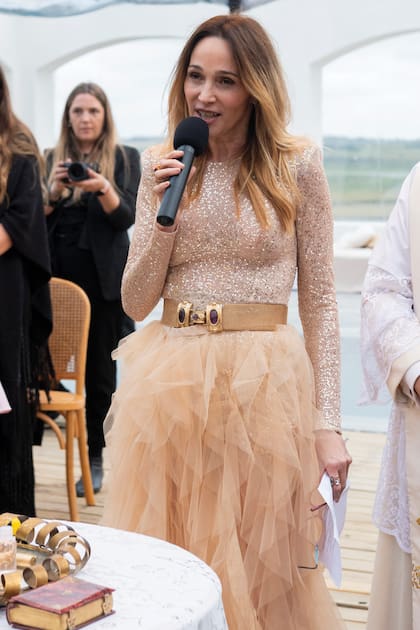 Verónica Lozano ofició de maestra de ceremonias