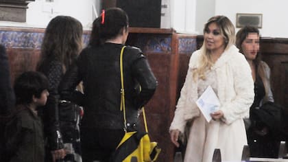 Verónica Ojeda intercambió algunas palabras con Gianinna Maradona