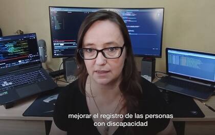 Verónica Xhardez, del Centro Interdisciplinario de Estudios en Ciencia, Tecnología e Innovación, en la presentación de los siete proyectos ganadores de la convocatoria en la región