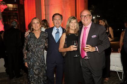 Verónica Zoani, Leopoldo Montes, Victoria de las Carreras y Martín Cabrales.