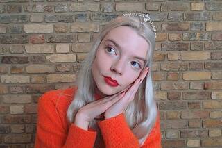 Cenicienta: Anya Taylor-Joy le da jaque mate a las reinas de The Crown