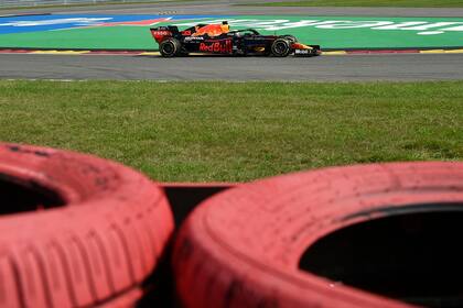 Max Verstappen no tuvo posibilidades de presentarle pelea a los Mercedes; el neerlandés, con el tercer puesto, se mantiene como escolta de Lewis Hamilton en el campeonato de Pilotos