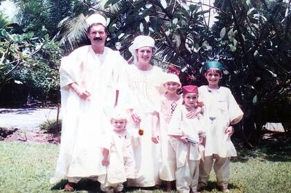 Vestidos con trajes típicos en Nigeria.