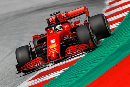 Sebastian Vettel se enseñó incómodo desde que se instaló en el Red Bull Ring: reprobó la falta de una oferta para renovar el contrato, en la clasificación no superó el segundo corte y en la carrera hizo un trompo e ironizó con el desequilibrio que presentó el auto
