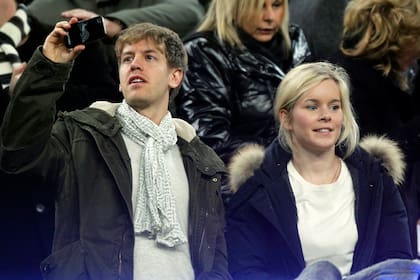 Vettel y Prater confirmaron su pasión por el fútbol con su visita al Camp Nou para Barcelona 5-1 Valencia, día que hubo cuatro goles de Messi