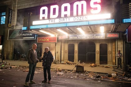 Viaje en el tiempo: el director Alan Taylor y el creador David Chase en una recreación de las calles de Newark en medio de los disturbios raciales de 1967.