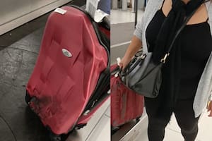 Encontró su valija destrozada y descolocó a los empleados del aeropuerto con una pregunta