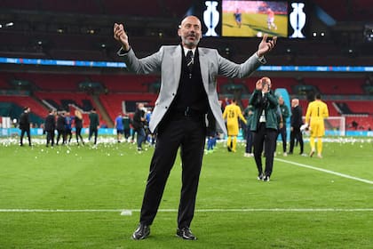 Vialli, de cara a los hinchas italianos en Wembley, la noche de la consagración en la Eurocopa