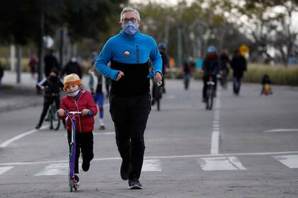 Las imágenes familiares fueron las que más se repitieron en la primera jornada piloto, que tendrá mañana su segunda ronda, también de 10 a 18