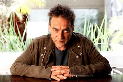 Sobre el nuevo disco, que saldrá el próximo año: "Es una mezcla de mucho laboratorio mío, de mucha compu y cuelgue en el estudio"