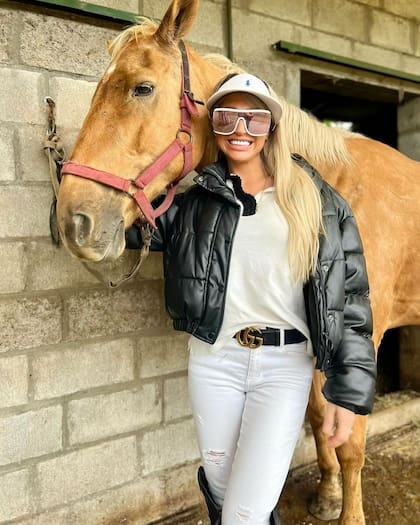 Vicky Xipolitakis mostró su relación con la equitación en las redes sociales. Foto/Instagram: @victoriaxipolitakisok