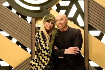 Vicky Xipolitakis recibió una joya de Germán Martitegui en MasterChef Celebrity 2