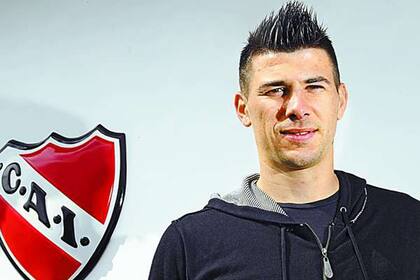 Víctor Cuesta jugará en la defensa del Rojo