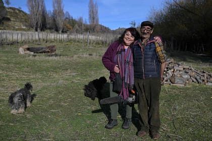Víctor Díaz y su hija, Isabel, dos sobrevivientes del brote de hantavirus en Epuyén hace ocho años