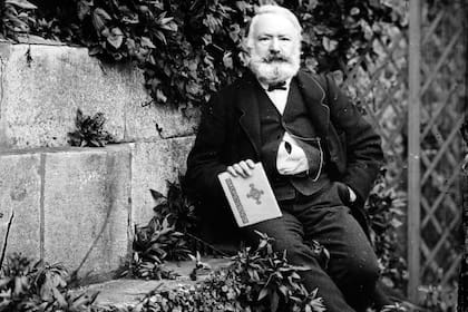 Victor Hugo nació en 1802 y murió en 1885 a los 83 años