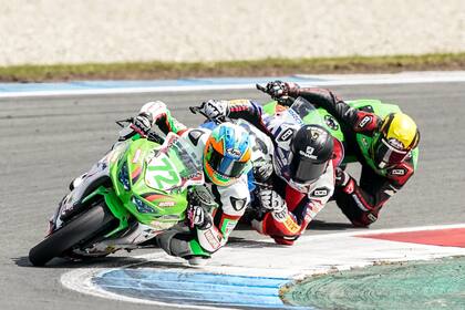 Victor Steeman, de los Países Bajos, durante la Carrera 2 de SuperSport 300 durante el Round holandés de WorldSBK Motul en el Circuito TT de Assen el 24 de abril de 2022 en Assen