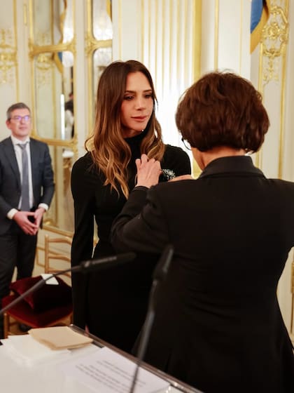 Victoria Beckham fue distinguida en París con una importante condecoración (Foto: Instagram @victoriabeckham)