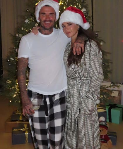 Victoria Beckham lució un lujoso pijama en Nochebuena