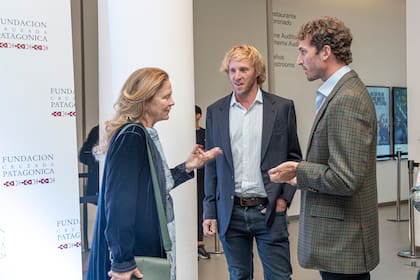 Victoria Cordero y los "Gauchos del Mar", los hermanos Joaquín y Julián Azulay