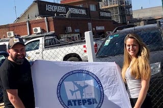 En Casa Rosada aseguran saber quién realizó la filmación a Adorni antes de tomar el vuelo privado