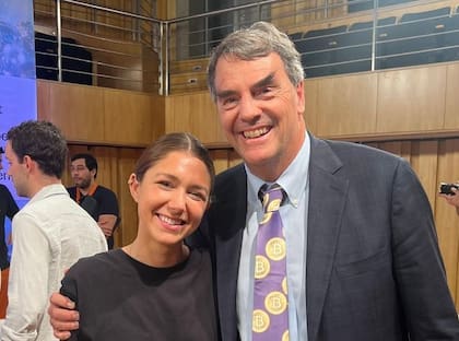 Victoria Costa Paz y Tim Draper