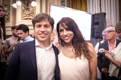 Victoria Donda y Axel Kicillof en un acto en La Plata